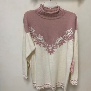 NWT Women’s Large Mauve-Rose and White Pretty Knit Turtleneck Sweater